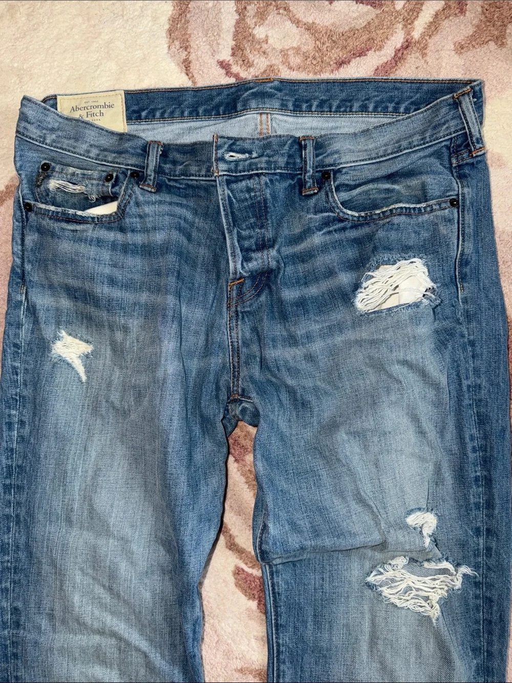 Abercrombie & Fitch Men's Distressed Blue Straight Jeans